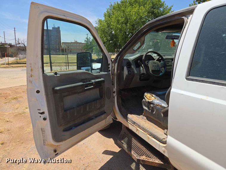 image for item EW8602 2015 Ford F250 Super Duty Crew Cab pickup truck