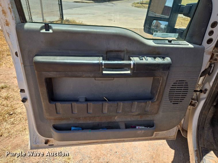 image for item EW8602 2015 Ford F250 Super Duty Crew Cab pickup truck