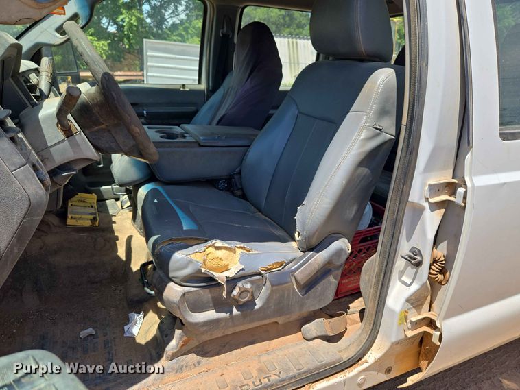 image for item EW8602 2015 Ford F250 Super Duty Crew Cab pickup truck