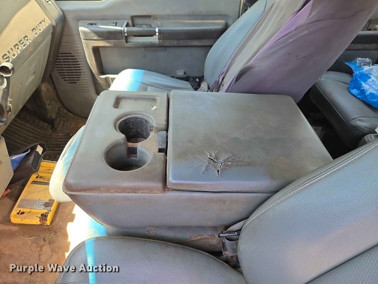 image for item EW8602 2015 Ford F250 Super Duty Crew Cab pickup truck