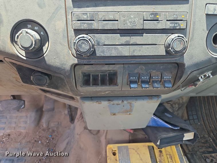 image for item EW8602 2015 Ford F250 Super Duty Crew Cab pickup truck