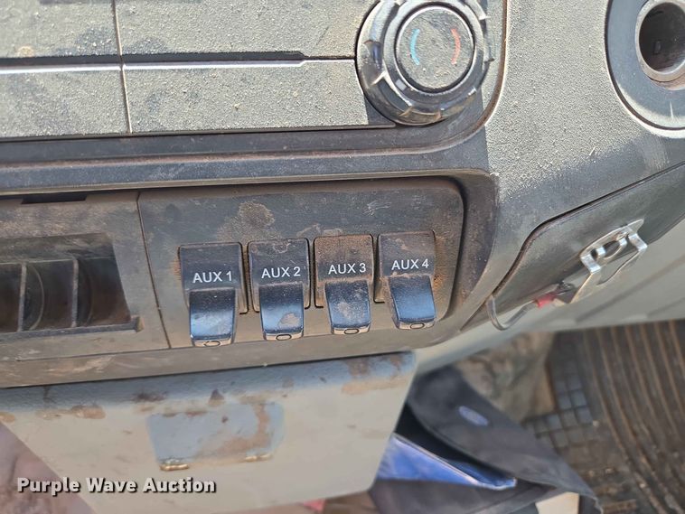 image for item EW8602 2015 Ford F250 Super Duty Crew Cab pickup truck