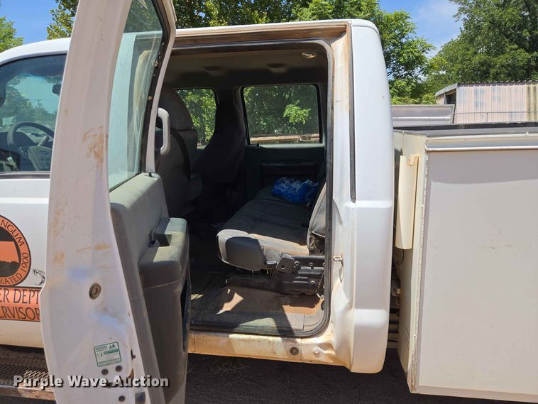 image for item EW8602 2015 Ford F250 Super Duty Crew Cab pickup truck