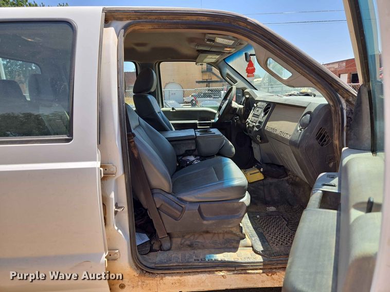 image for item EW8602 2015 Ford F250 Super Duty Crew Cab pickup truck