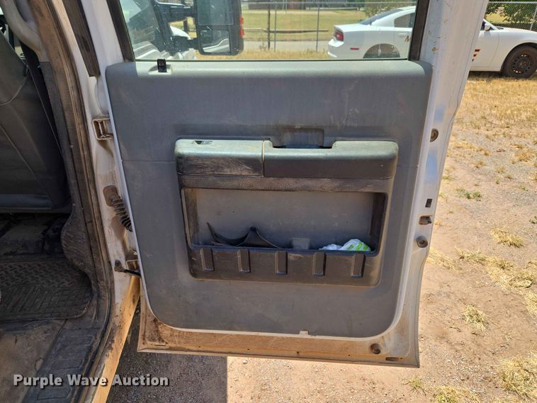 image for item EW8602 2015 Ford F250 Super Duty Crew Cab pickup truck