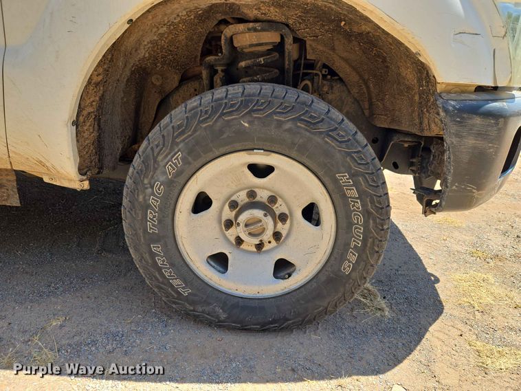 image for item EW8602 2015 Ford F250 Super Duty Crew Cab pickup truck