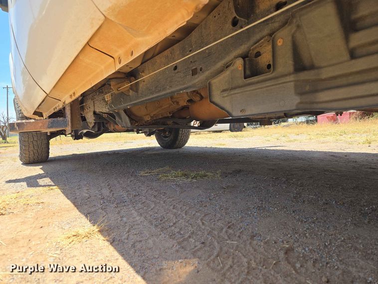image for item EW8602 2015 Ford F250 Super Duty Crew Cab pickup truck