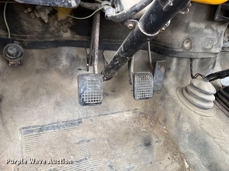 image for item EX2140 1978 Ford F600 flatbed truck