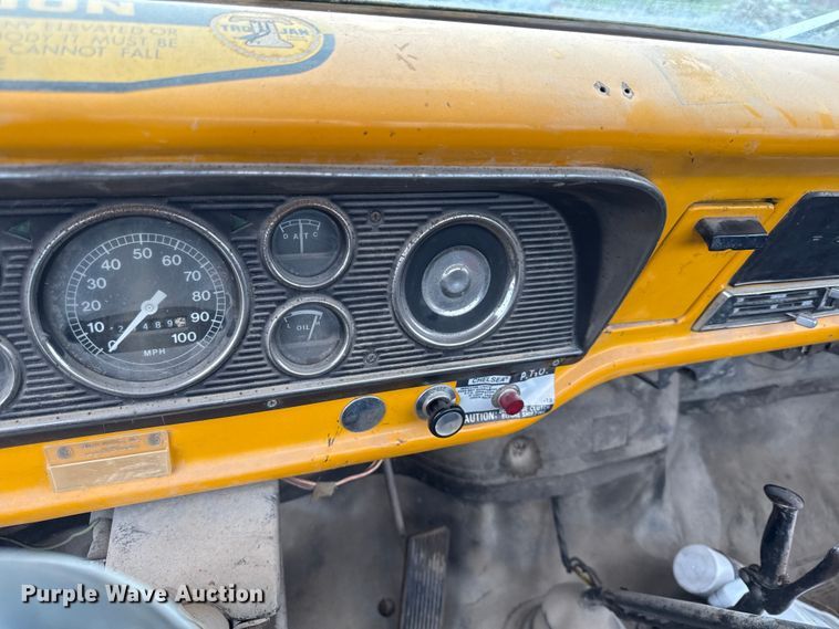 image for item EX2140 1978 Ford F600 flatbed truck
