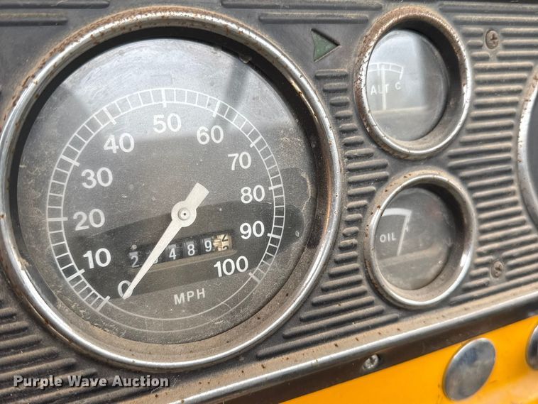 image for item EX2140 1978 Ford F600 flatbed truck