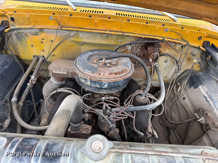 image for item EX2140 1978 Ford F600 flatbed truck