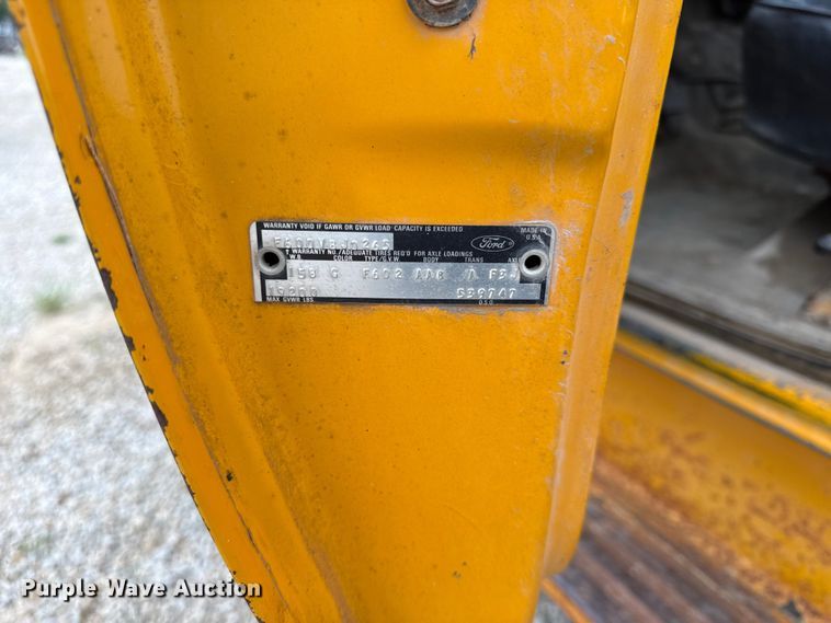 image for item EX2140 1978 Ford F600 flatbed truck