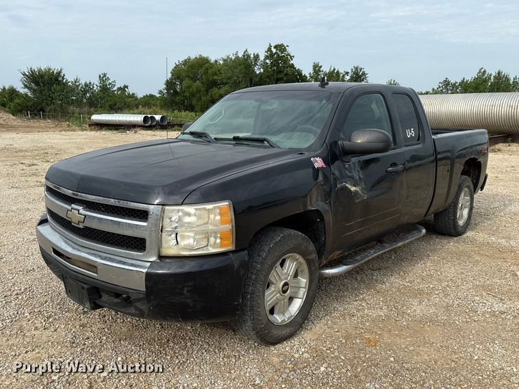 2009 Chevrolet Silverado 1500 Ext. Cab pickup truck