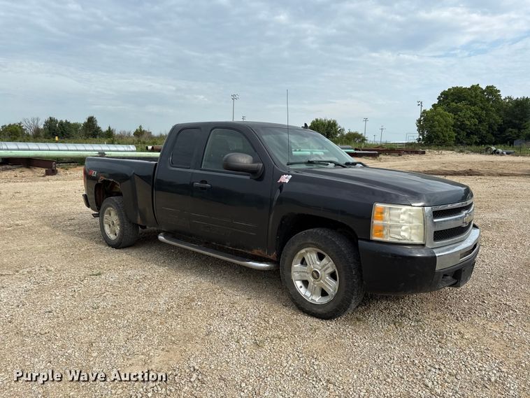 image for item EX2144 2009 Chevrolet Silverado 1500 Ext. Cab pickup truck
