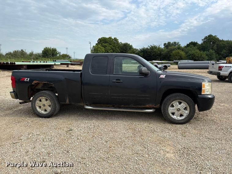 image for item EX2144 2009 Chevrolet Silverado 1500 Ext. Cab pickup truck