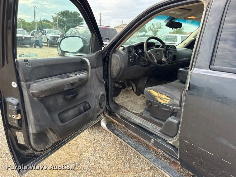 image for item EX2144 2009 Chevrolet Silverado 1500 Ext. Cab pickup truck