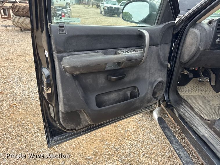 image for item EX2144 2009 Chevrolet Silverado 1500 Ext. Cab pickup truck