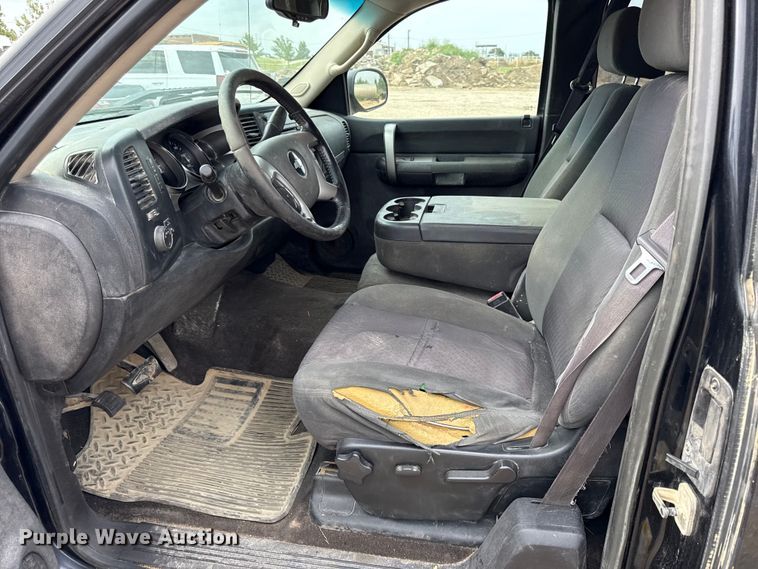 image for item EX2144 2009 Chevrolet Silverado 1500 Ext. Cab pickup truck