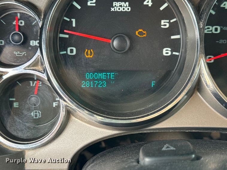 image for item EX2144 2009 Chevrolet Silverado 1500 Ext. Cab pickup truck