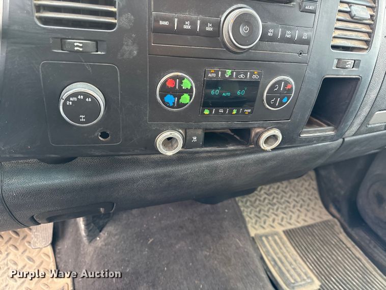 image for item EX2144 2009 Chevrolet Silverado 1500 Ext. Cab pickup truck