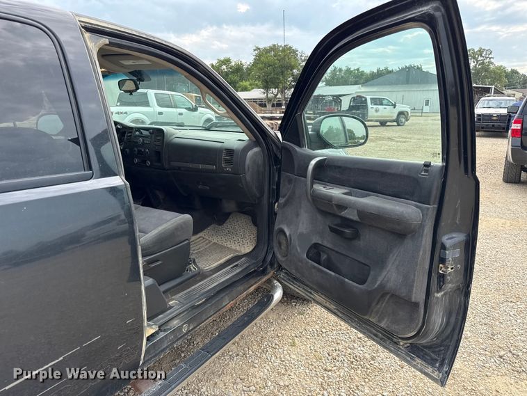 image for item EX2144 2009 Chevrolet Silverado 1500 Ext. Cab pickup truck