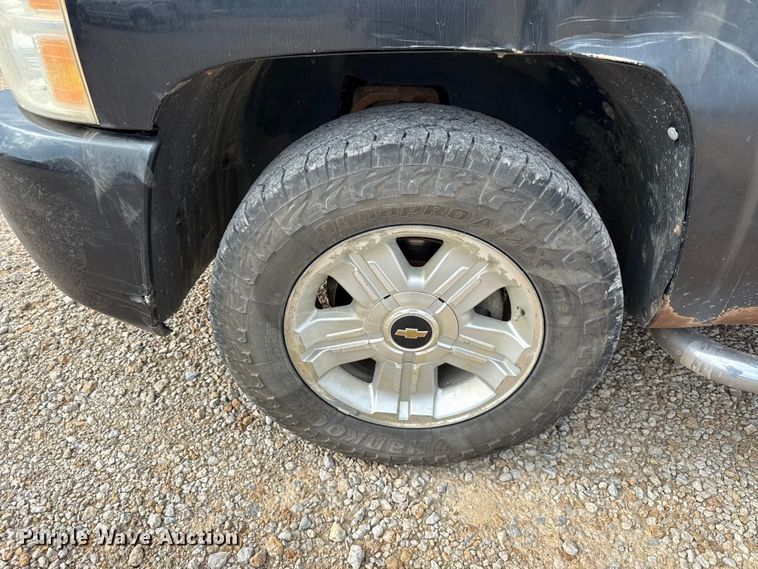 image for item EX2144 2009 Chevrolet Silverado 1500 Ext. Cab pickup truck