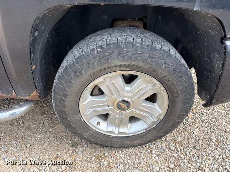 image for item EX2144 2009 Chevrolet Silverado 1500 Ext. Cab pickup truck