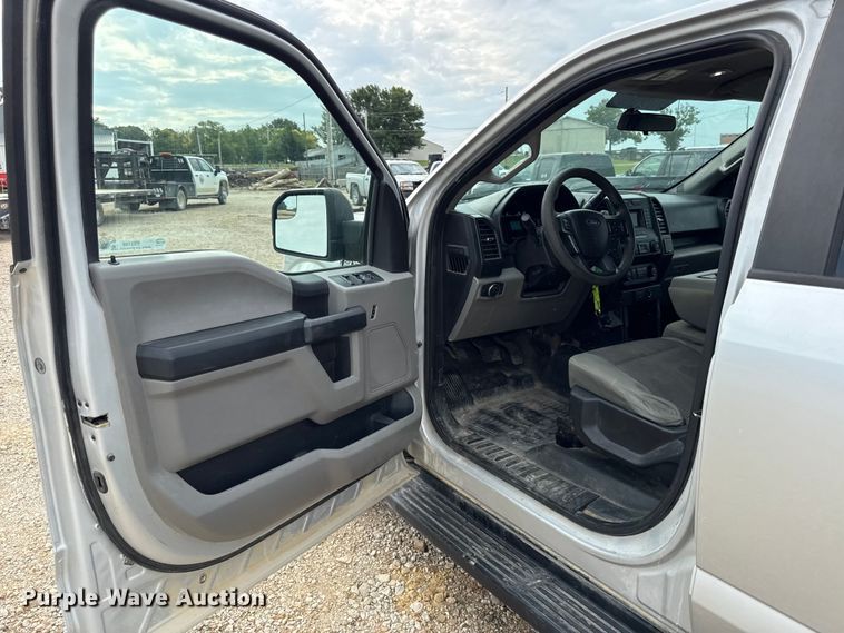 image for item EX2148 2017 Ford F150 XL Crew Cab pickup truck