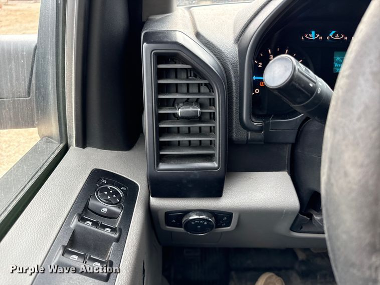 image for item EX2148 2017 Ford F150 XL Crew Cab pickup truck
