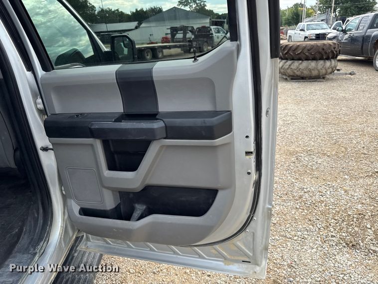 image for item EX2148 2017 Ford F150 XL Crew Cab pickup truck