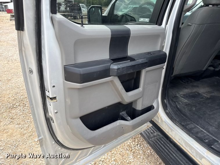 image for item EX2148 2017 Ford F150 XL Crew Cab pickup truck