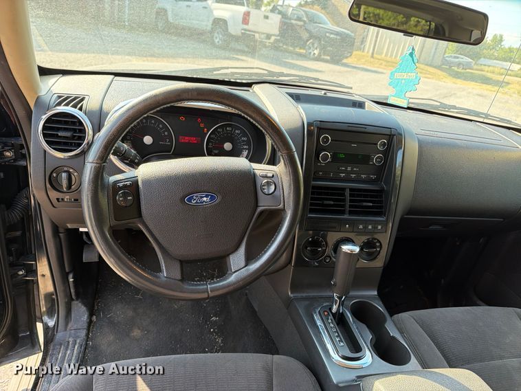 image for item EX4119 2010 Ford Explorer XLT SUV