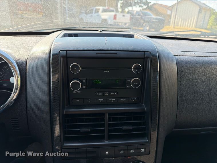 image for item EX4119 2010 Ford Explorer XLT SUV