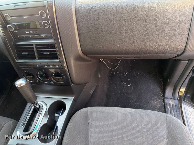 image for item EX4119 2010 Ford Explorer XLT SUV