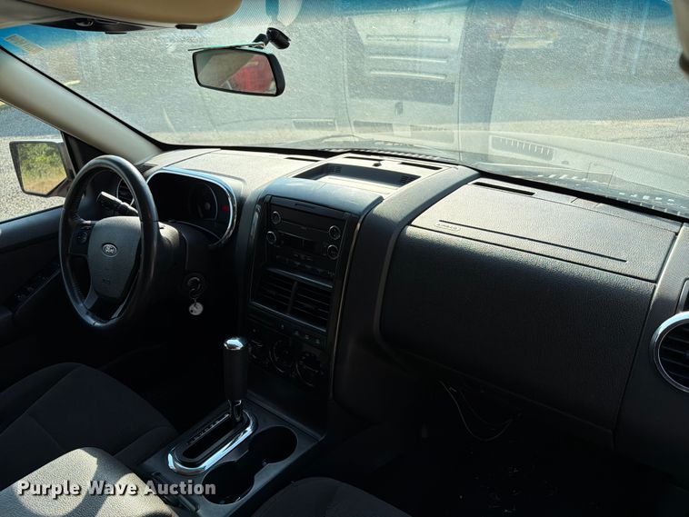image for item EX4119 2010 Ford Explorer XLT SUV