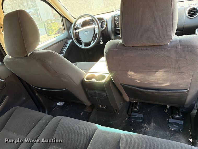image for item EX4119 2010 Ford Explorer XLT SUV