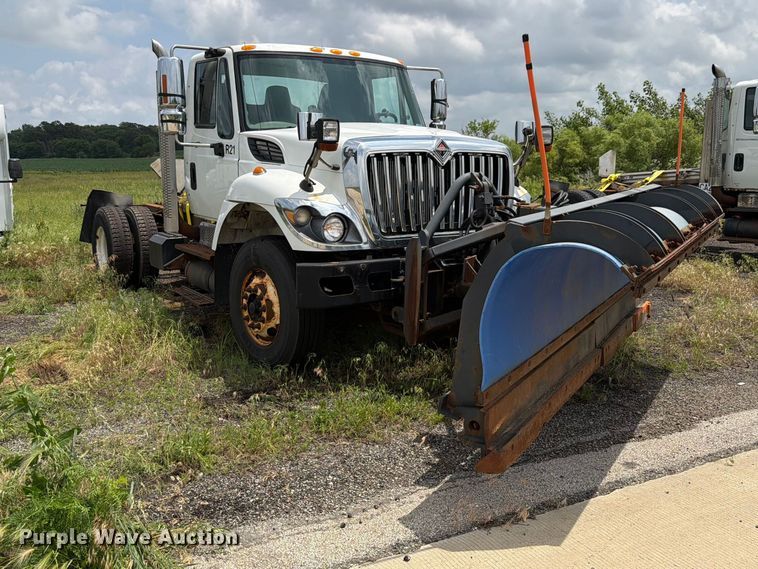 image for item EX4523 2013 International WorkStar 7400 truck cab and chassis