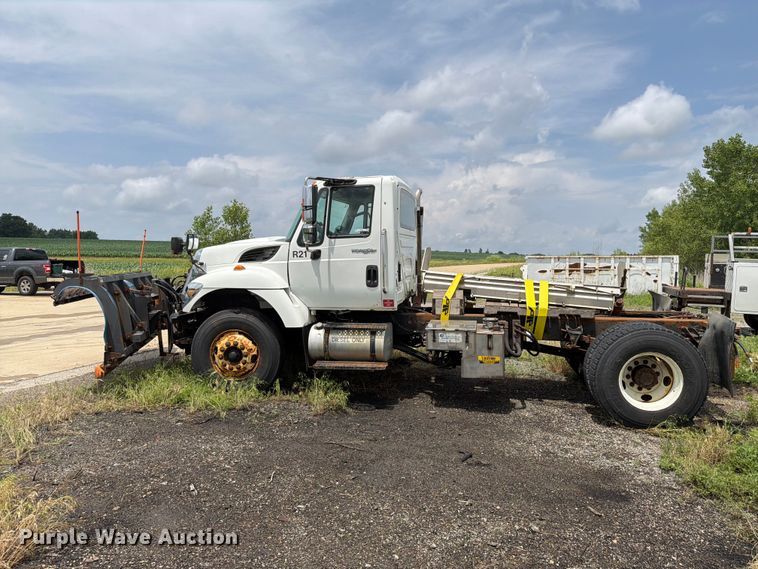 image for item EX4523 2013 International WorkStar 7400 truck cab and chassis
