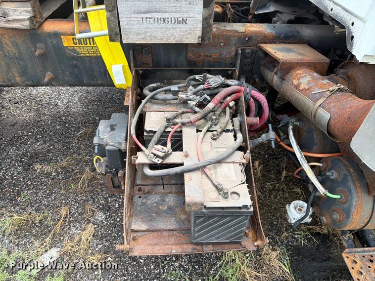 image for item EX4523 2013 International WorkStar 7400 truck cab and chassis