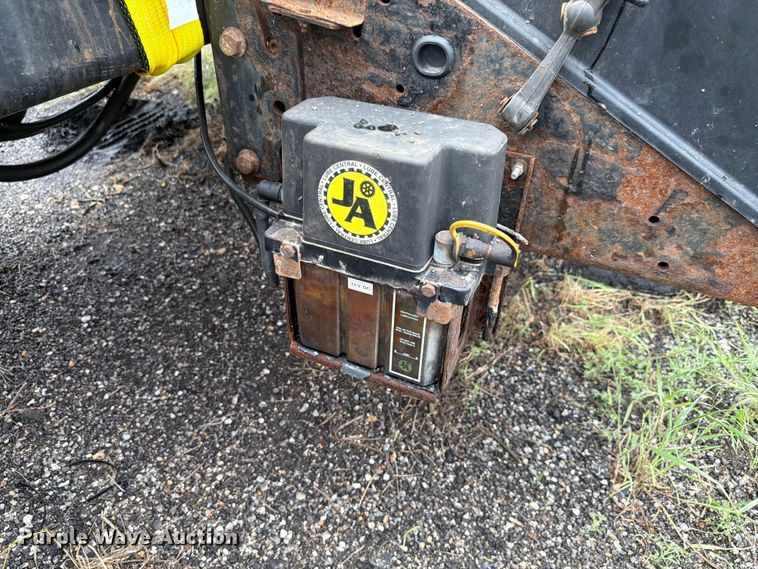 image for item EX4523 2013 International WorkStar 7400 truck cab and chassis