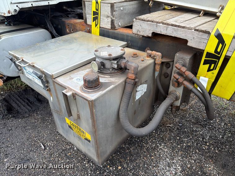 image for item EX4523 2013 International WorkStar 7400 truck cab and chassis