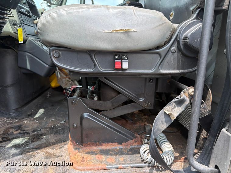 image for item EX4523 2013 International WorkStar 7400 truck cab and chassis