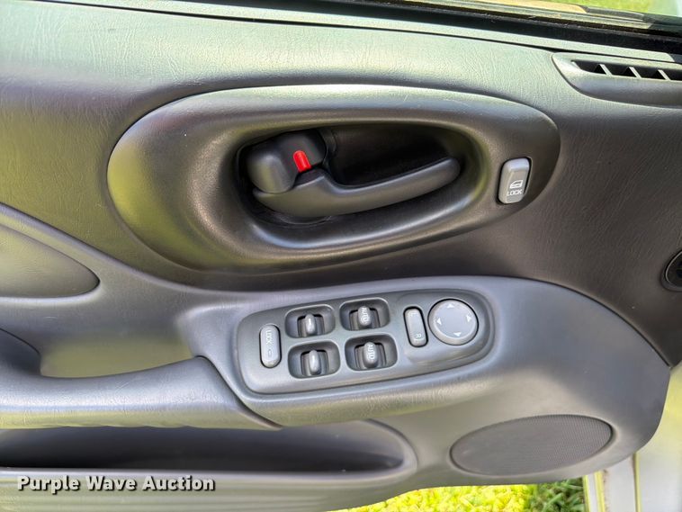 image for item EX4596 2003 Pontiac Bonneville 