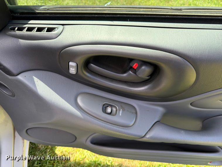 image for item EX4596 2003 Pontiac Bonneville 