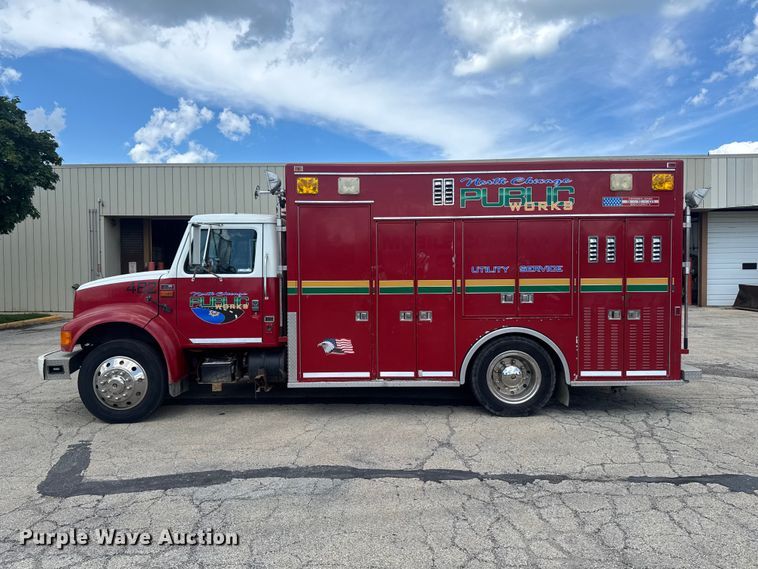 image for item FB5729 1991 International 4700 rescue vehicle 