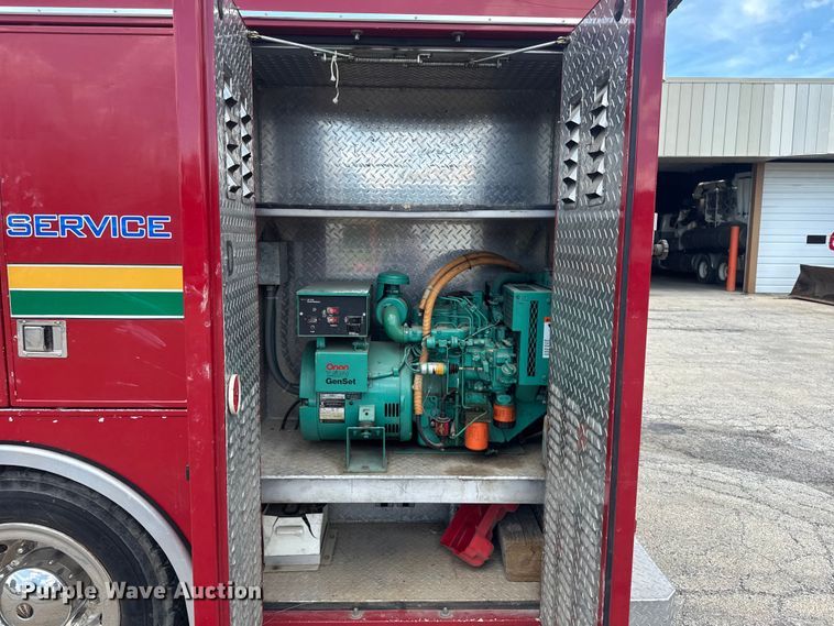 image for item FB5729 1991 International 4700 rescue vehicle 