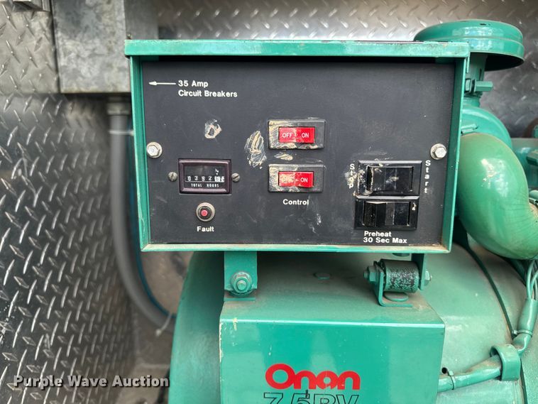image for item FB5729 1991 International 4700 rescue vehicle 