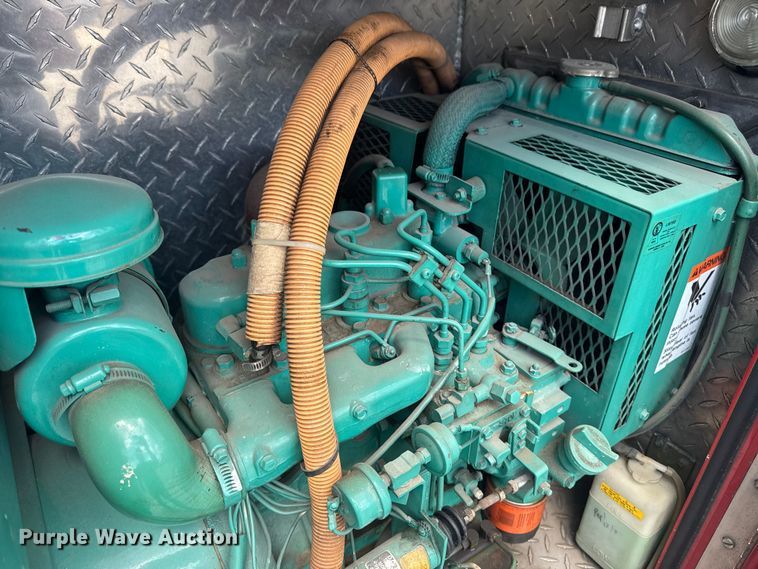 image for item FB5729 1991 International 4700 rescue vehicle 