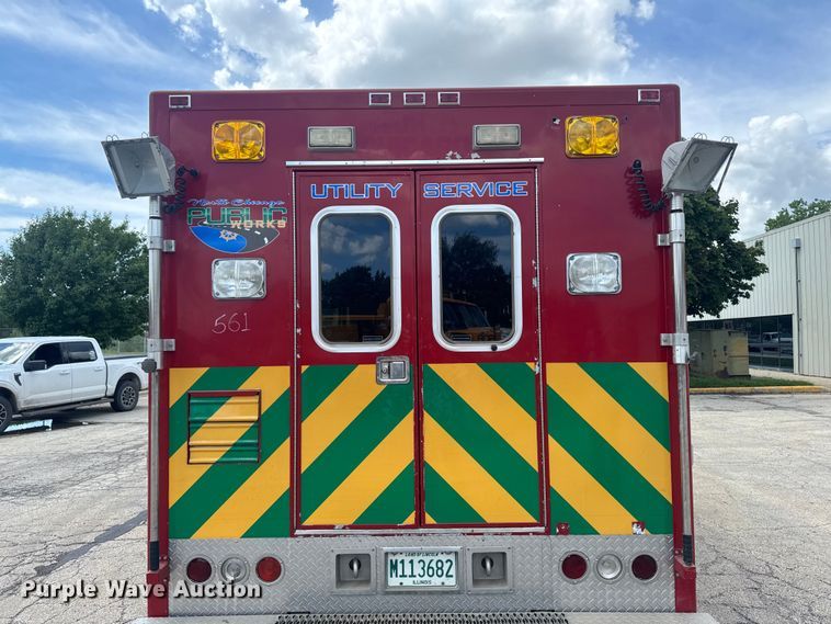 image for item FB5729 1991 International 4700 rescue vehicle 