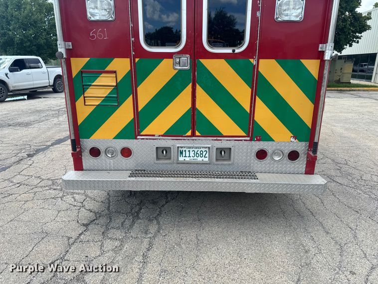 image for item FB5729 1991 International 4700 rescue vehicle 